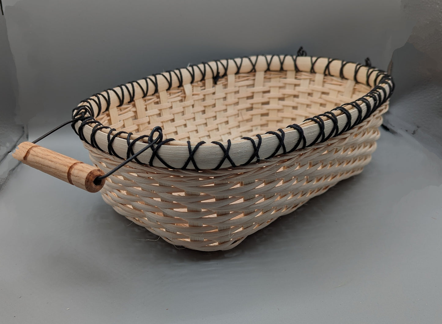 Roll Basket w/Wire Swing Handles